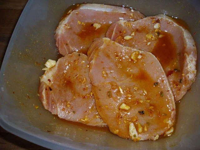 Rezept: marinierte schweinesteaks mit romanasalat Bild Nr. 2 marinierte schweinesteaks mit romanasalat - Rezept - Bild Nr. 2