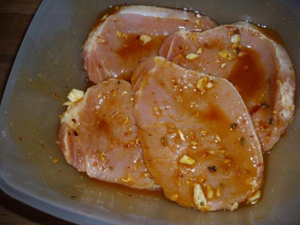 marinierte schweinesteaks mit romanasalat - Rezept - kochbar.de