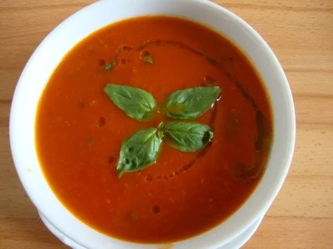 Tomatensüppchen mit "Orientalischer Note" und  Kichererbsen - Rezept