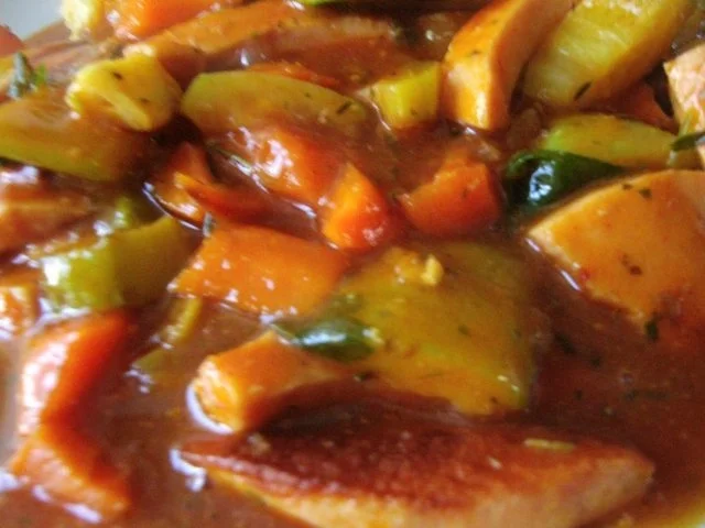 Rezept: Gemüse-Würstchengulasch Bild Nr. 8 Gemüse-Würstchengulasch - Rezept - Bild Nr. 8