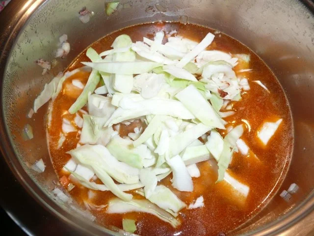 Rezept: Hackfleisch - Suppe : mit Kraut, Cabanossi && Bild Nr. 2 Hackfleisch - Suppe : mit Kraut, Cabanossi && - Rezept - Bild Nr. 2