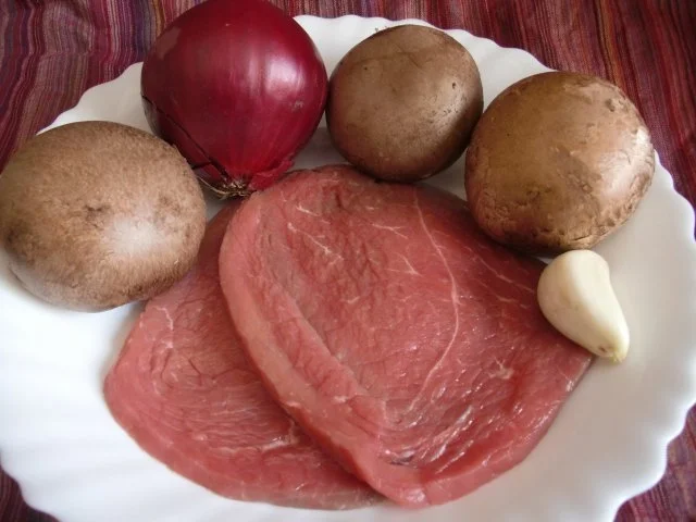 Rezept: Champignons mit Rinderminutensteak - Streifen Bild Nr. 2 Champignons mit Rinderminutensteak - Streifen - Rezept - Bild Nr. 2