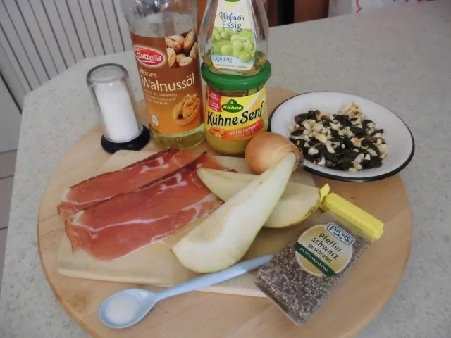 Rucola mit Wein Vinaigrette und warmer Birne im Schinken - Rezept - Bild Nr. 2