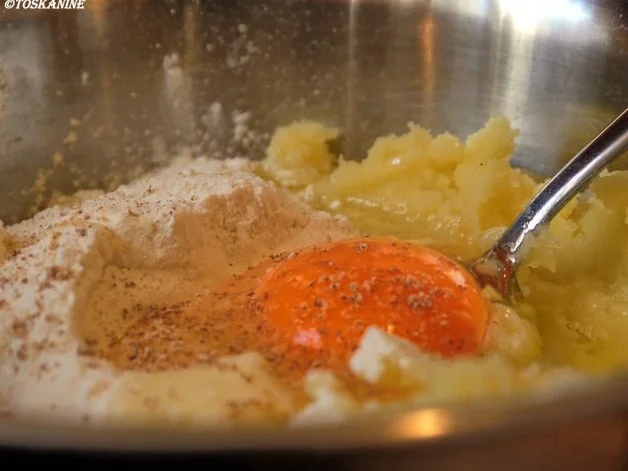 Kräuterseitlings-Ragout mit Gnocchi - Rezept - Bild Nr. 4