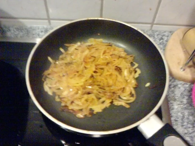 Rezept: AFTER-BIKING-BEFORE-TATORT-STEAK – FILETSTEAK MIT SPICY-FRIES AND ONIONS Bild Nr. 9 AFTER-BIKING-BEFORE-TATORT-STEAK – FILETSTEAK MIT SPICY-FRIES AND ONIONS - Rezept - Bild Nr. 9