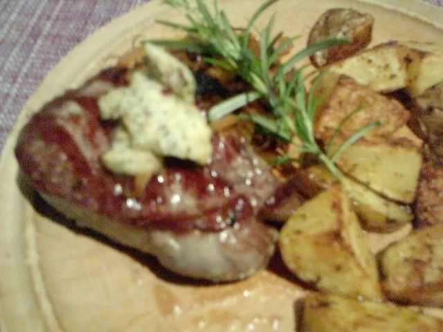 Rezept: AFTER-BIKING-BEFORE-TATORT-STEAK – FILETSTEAK MIT SPICY-FRIES AND ONIONS Bild Nr. 13 AFTER-BIKING-BEFORE-TATORT-STEAK – FILETSTEAK MIT SPICY-FRIES AND ONIONS - Rezept - Bild Nr. 13