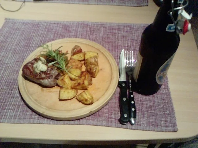 Rezept: AFTER-BIKING-BEFORE-TATORT-STEAK – FILETSTEAK MIT SPICY-FRIES AND ONIONS Bild Nr. 14 AFTER-BIKING-BEFORE-TATORT-STEAK – FILETSTEAK MIT SPICY-FRIES AND ONIONS - Rezept - Bild Nr. 14