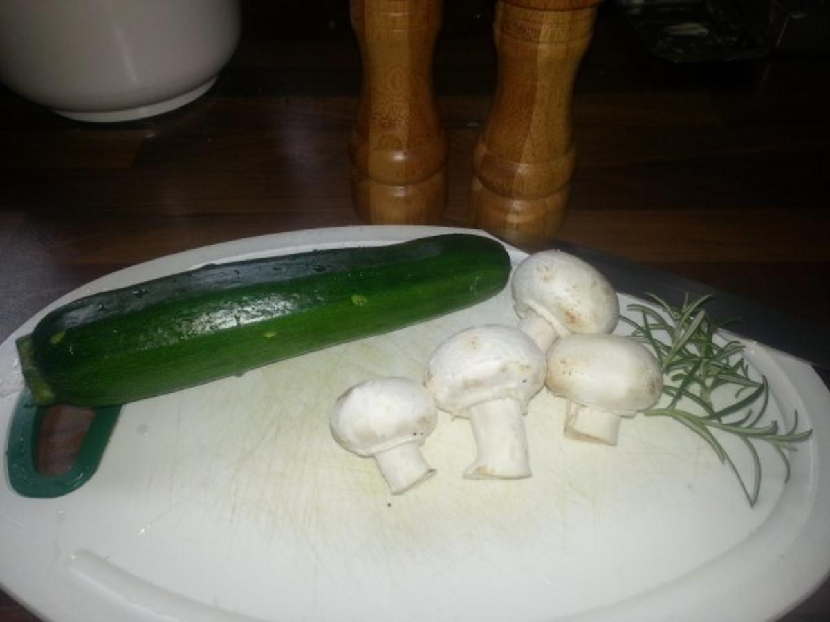 Bilder für Champignon und Zucchini 