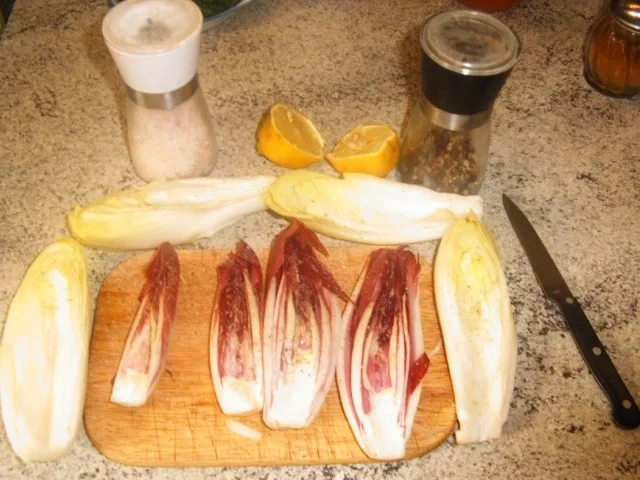 Rezept: Chicoree gefüllt mit Crevetten und Spinat Bild Nr. 4 Chicoree gefüllt mit Crevetten und Spinat - Rezept - Bild Nr. 4