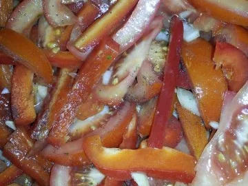 Salate: Tomaten-Paprikasalat - Rezept - Bild Nr. 9