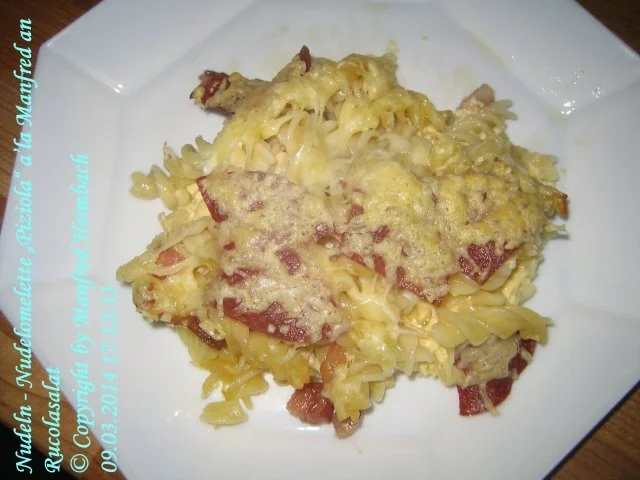 Rezept: Nudeln – Nudelomelette „Piziola“ a’la Manfred an Rucolasalat Bild Nr. 2 Nudeln – Nudelomelette „Piziola“ a’la Manfred an Rucolasalat - Rezept - Bild Nr. 2