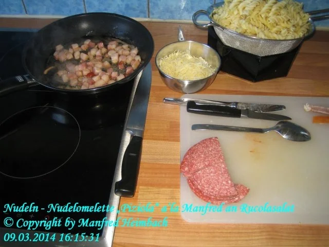 Rezept: Nudeln – Nudelomelette „Piziola“ a’la Manfred an Rucolasalat Bild Nr. 5 Nudeln – Nudelomelette „Piziola“ a’la Manfred an Rucolasalat - Rezept - Bild Nr. 5