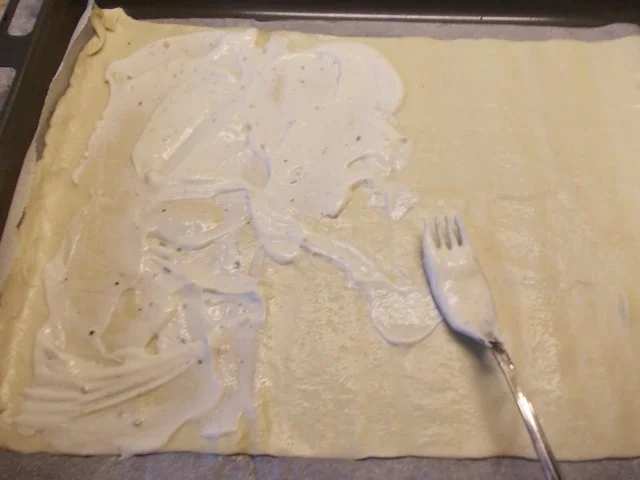 Flammkuchen mit Tomaten und Rucola - Rezept - Bild Nr. 4