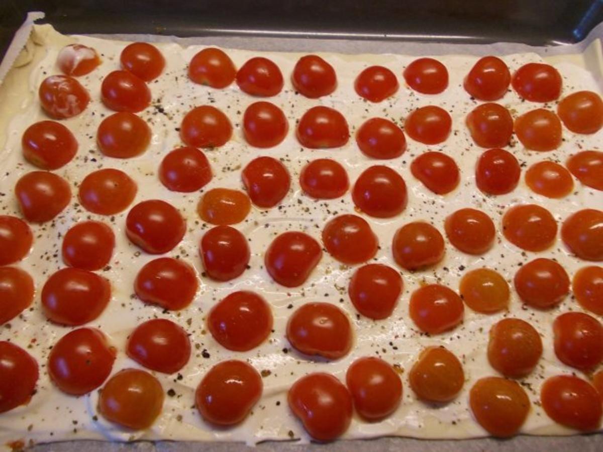 Flammkuchen mit Tomaten und Rucola - Rezept - Bild Nr. 5