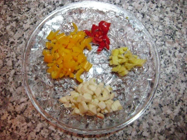 Rezept: Fischsuppe mit Kokosmilch und Bärlauch Bild Nr. 2 Fischsuppe mit Kokosmilch und Bärlauch - Rezept - Bild Nr. 2