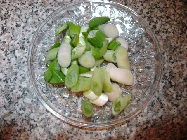 Rezept: Fischsuppe mit Kokosmilch und Bärlauch Bild Nr. 4 Fischsuppe mit Kokosmilch und Bärlauch - Rezept - Bild Nr. 4