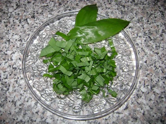 Rezept: Fischsuppe mit Kokosmilch und Bärlauch Bild Nr. 6 Fischsuppe mit Kokosmilch und Bärlauch - Rezept - Bild Nr. 6