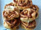 Hefeschnecken mit deftiger Füllung - Rezept