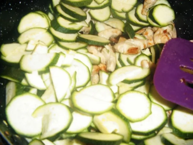 Hähnchen mit Zucchini-Zitronen- Soße - Rezept - Bild Nr. 5