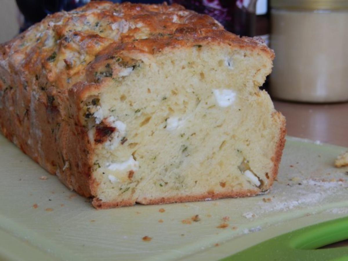 Bilder für Feta-Kräuter-Brot - Rezept