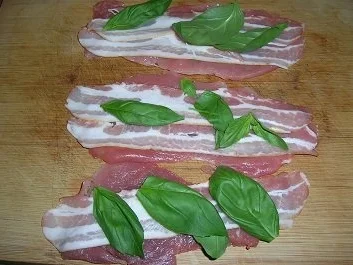 Fleischröllchen (Involtini) aus Schweinefilet, gratiniert - Rezept - Bild Nr. 5