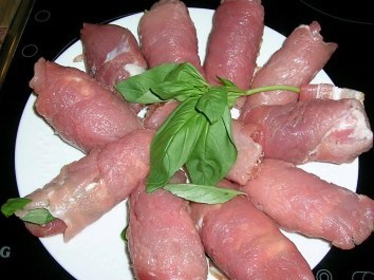 Fleischröllchen (Involtini) aus Schweinefilet, gratiniert - Rezept - Bild Nr. 6