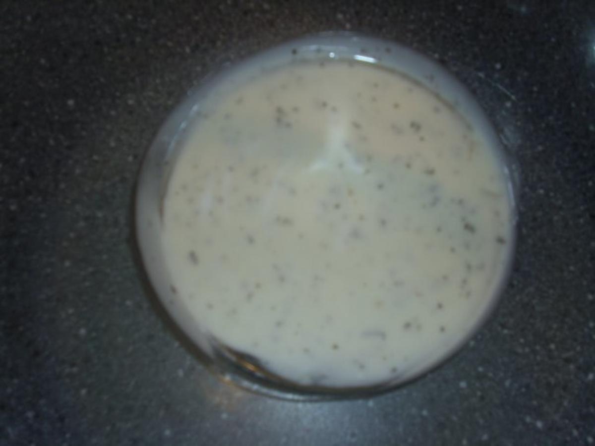 Gemischter Salat in Joghurtsoße mit Ei und Käse - Rezept - Bild Nr. 2