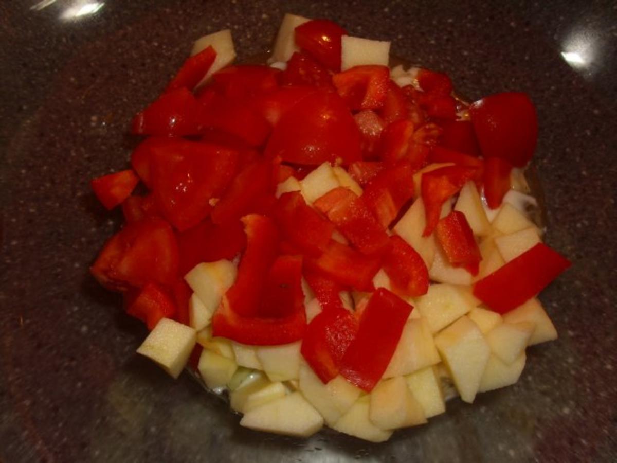 Gemischter Salat in Joghurtsoße mit Ei und Käse - einfach - von Hoenowbear