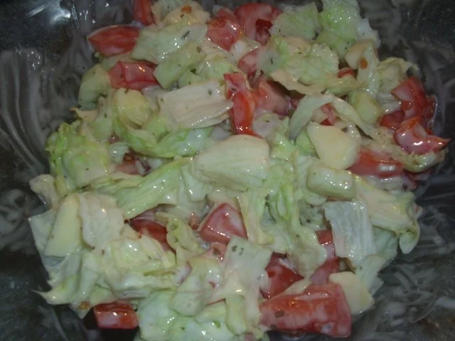 Rezept: Gemischter Salat in Joghurtsoße mit Ei und Käse Bild Nr. 4 Gemischter Salat in Joghurtsoße mit Ei und Käse - Rezept - Bild Nr. 4