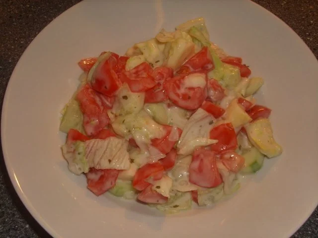Rezept: Gemischter Salat in Joghurtsoße mit Ei und Käse Bild Nr. 6 Gemischter Salat in Joghurtsoße mit Ei und Käse - Rezept - Bild Nr. 6