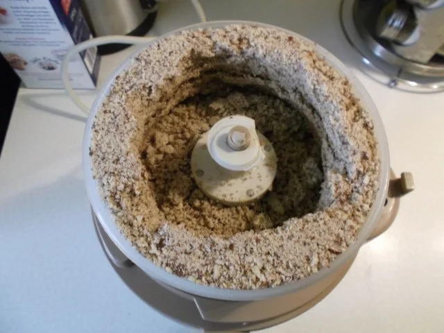 Rezept: Kuchen: Schoko-Rum-Nusskuchen Bild Nr. 10 Kuchen: Schoko-Rum-Nusskuchen - Rezept - Bild Nr. 10