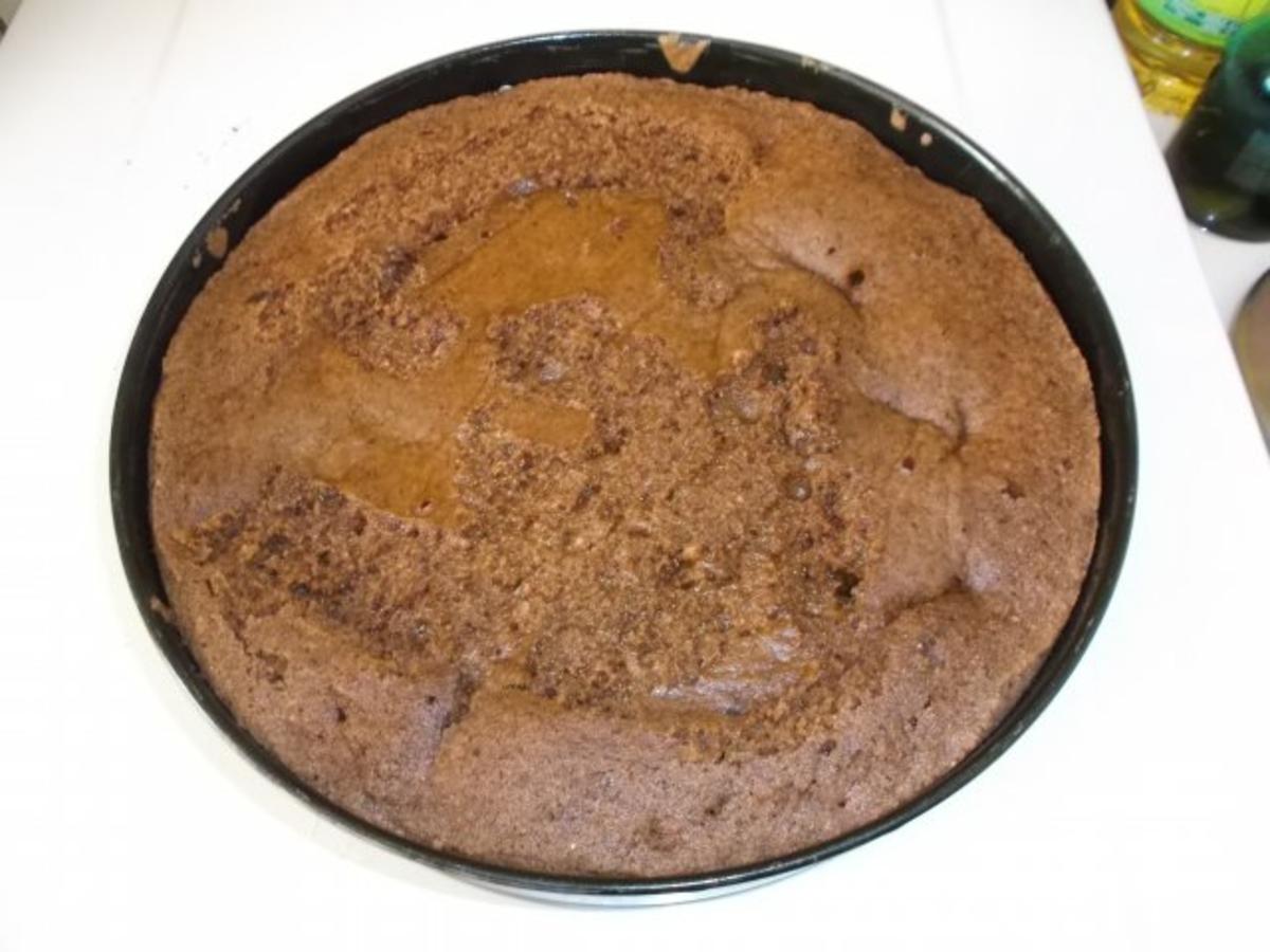 Kuchen: Schoko-Rum-Nusskuchen - Rezept - Bild Nr. 17