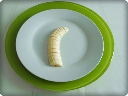 Kreatives Obst Dessert und fruchtiger Smoothie unter den „Palmen“ - Rezept - Bild Nr. 4