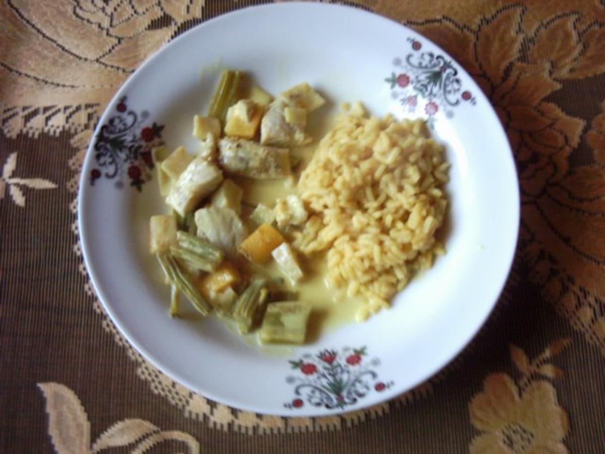 Kabeljau mit Gemüse, Curryreis und einem leckeren Sößchen - Rezept
Durch rickyundgaby