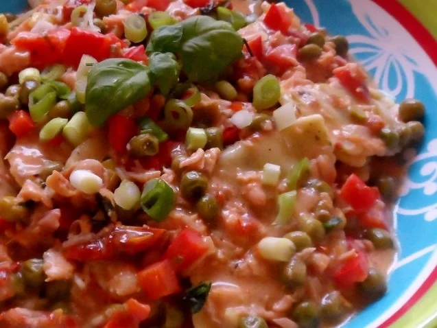 Nudeln/Pasta: Cappelletti mit Zitronen-Lachs-Sahne-Soße - Rezept