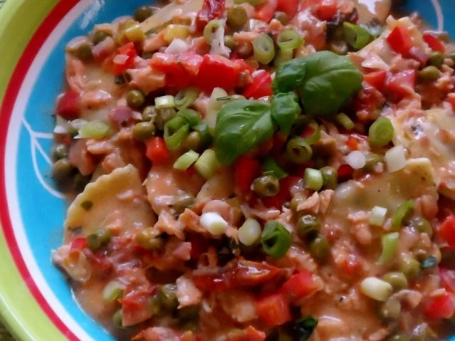 Nudeln/Pasta: Cappelletti mit Zitronen-Lachs-Sahne-Soße - Rezept - Bild Nr. 9