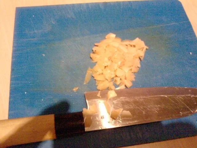 KLEINE KÜHE FALLEN HOP SING IN DIE HÄNDE UND DEN WOK – NUDEL – KALBFLEISCHWOK VERSCHÄRFT - Rezept - Bild Nr. 13