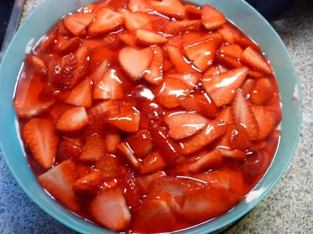 Torten: Erdbeertorte - Rezept - Bild Nr. 7