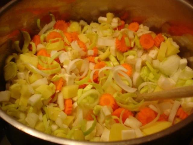 Rezept: Möhrenblüteneintopf à la Papa Bild Nr. 7 Möhrenblüteneintopf à la Papa - Rezept - Bild Nr. 7