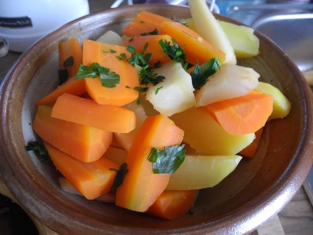 Vegan : Gyros + Kümmelsauerkraut + Möhren - Kartoffel - Pastinaken - Mix - Rezept - Bild Nr. 12