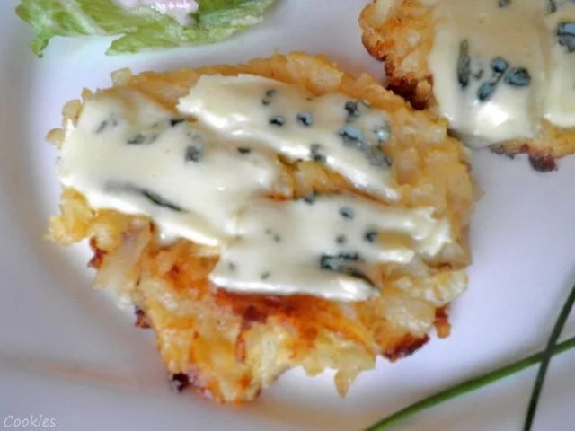 Birnen - Ingwer - Rösti, überbacken mit Edelpilzkäse und Preiselbeer - Joghurt - Dip ... - Rezept - Bild Nr. 4