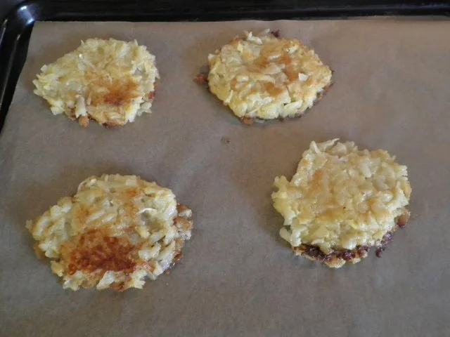 Birnen - Ingwer - Rösti, überbacken mit Edelpilzkäse und Preiselbeer - Joghurt - Dip ... - Rezept - Bild Nr. 9