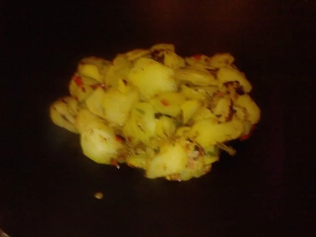 HÖLLENSCHENKEL MIT TEUFELSSALAT -- HOT- HÄHNCHENSCHENKEL MIT HOT-BRATKARTOFFELSALAT - Rezept - Bild Nr. 7