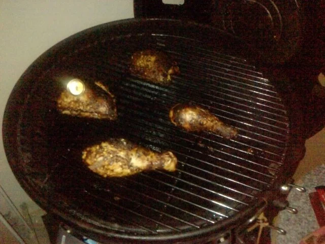 HÖLLENSCHENKEL MIT TEUFELSSALAT -- HOT- HÄHNCHENSCHENKEL MIT HOT-BRATKARTOFFELSALAT - Rezept - Bild Nr. 11