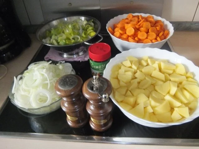 Möhrenlaucheintopf mit Lauchfrikadellen - Rezept - Bild Nr. 2