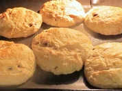 Backen: Heiße Wecken, gewürzt - Rezept