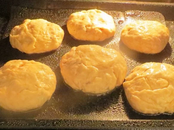 Rezept: Backen: Heiße Wecken, gewürzt Bild Nr. 6 Backen: Heiße Wecken, gewürzt - Rezept - Bild Nr. 6