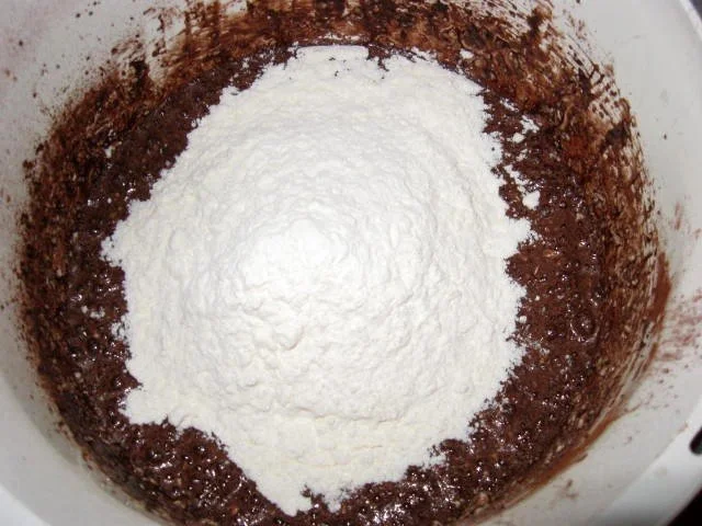 Rezept: Schokoladen - Kirsch - Gugelhupf Bild Nr. 9 Schokoladen - Kirsch - Gugelhupf - Rezept - Bild Nr. 9