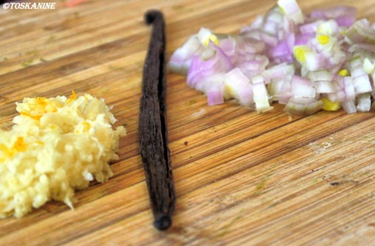 Ravioli mit Fenchel-Mandel-Füllung, Tomatensauce, Schafsfeta - Rezept - Bild Nr. 3