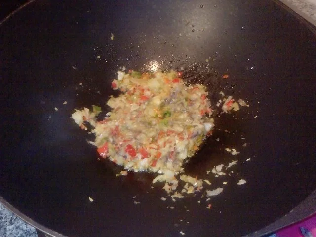 PASTA NICHT NUR FÜR LEICHTE MÄDCHEN --- SPAGHETT I  ALLA  PUTTANESCA - Rezept - Bild Nr. 5